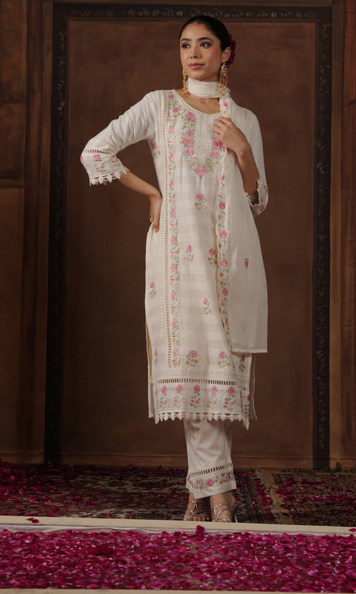 Ivory Rose Embroidered Kurta Set